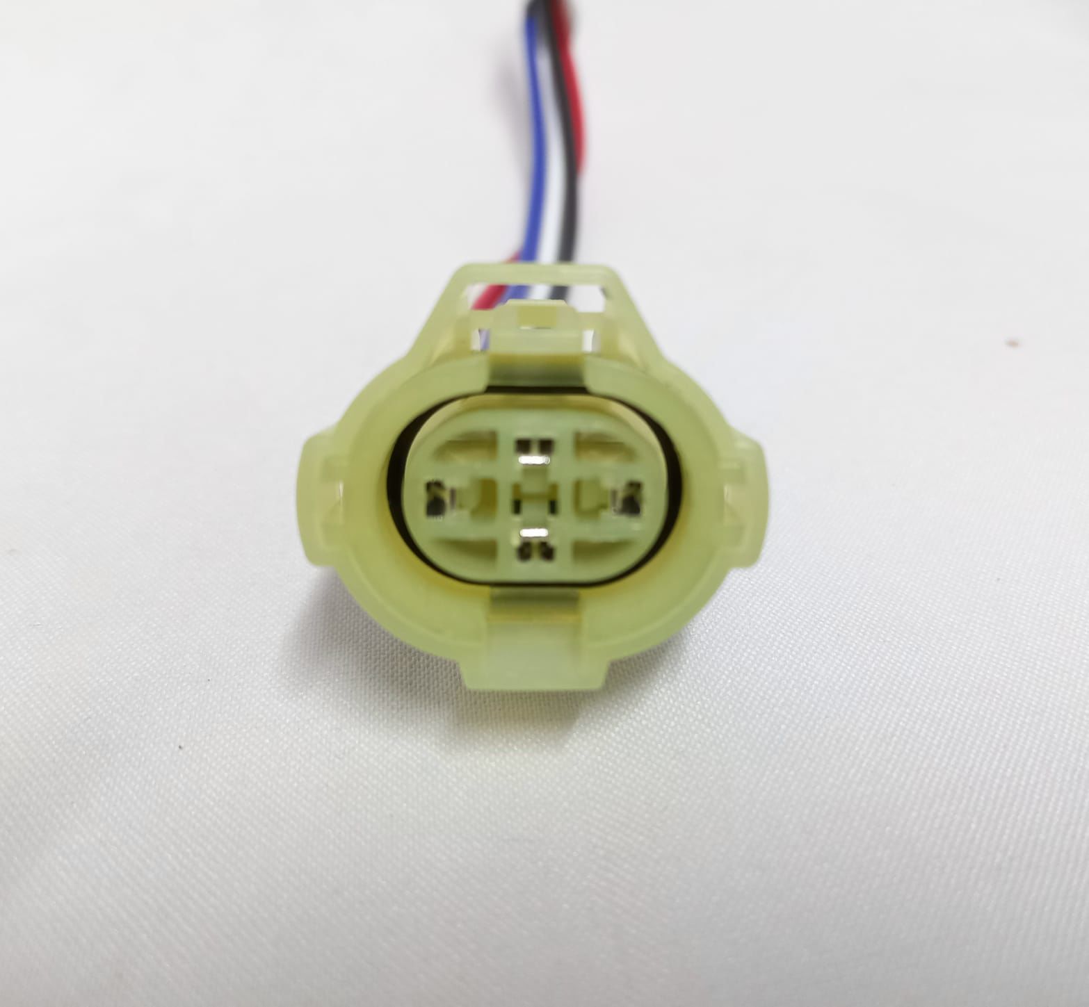 AEM32 4K041 SOKET JAPON TİP BEYAZ